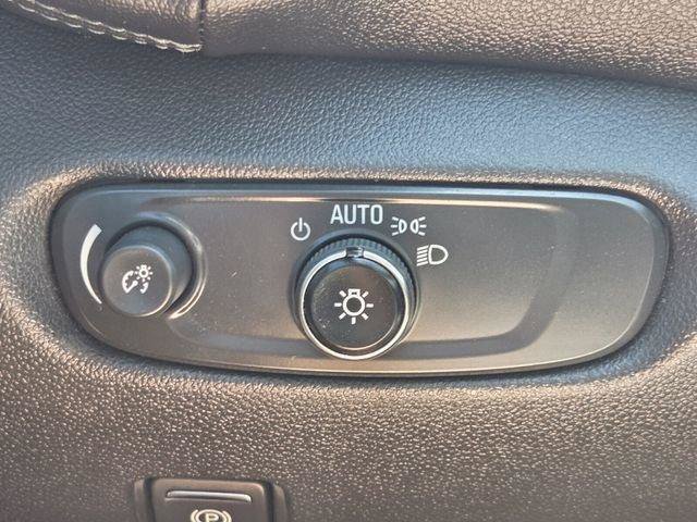 Used 2021 Chevrolet Blazer LT FWD image 29