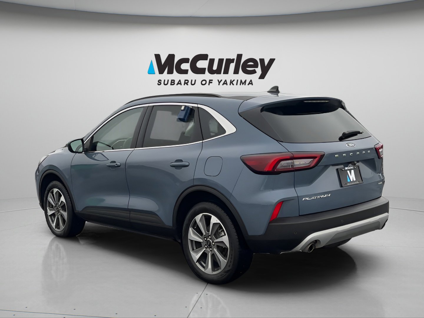 Used 2025 Ford Escape Platinum image 3