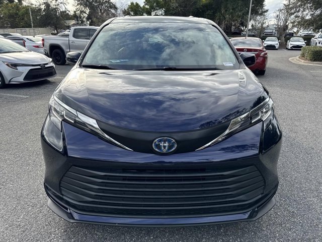 Certified 2023 Toyota Sienna LE w/ LE Plus Package image 6