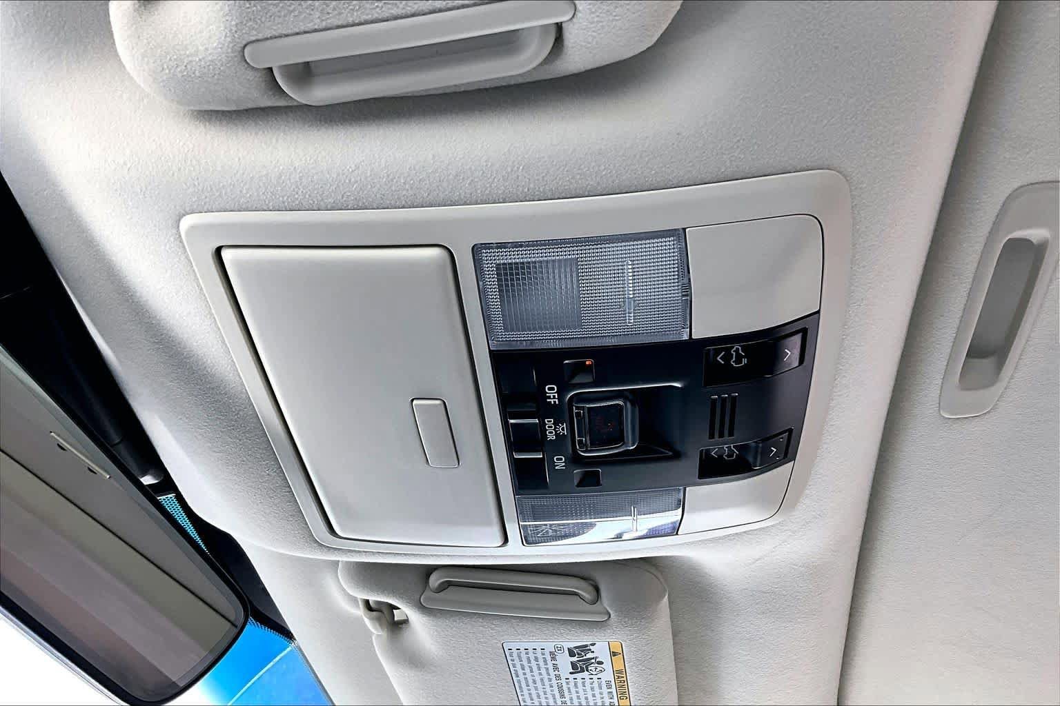 Used 2022 Lexus GX 460 Premium w/ Premium Plus Package AWD/4WD image 32
