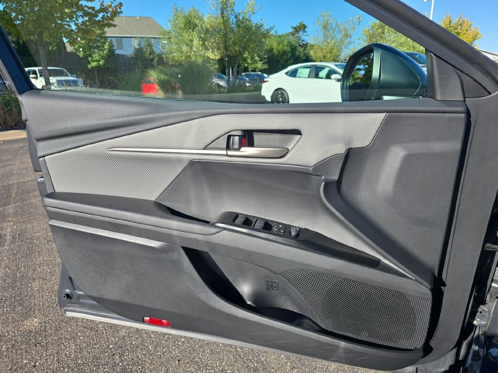 Certified 2025 Toyota Camry SE AWD/4WD image 31