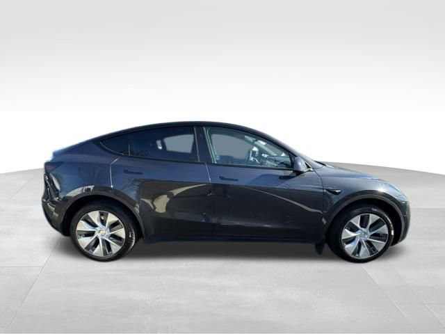Used 2024 Tesla Model Y Long Range image 10