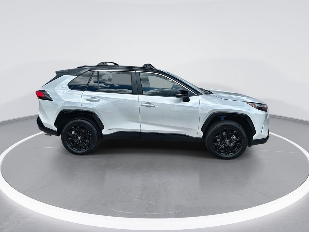 Used 2025 Toyota RAV4 XSE AWD/4WD image 9