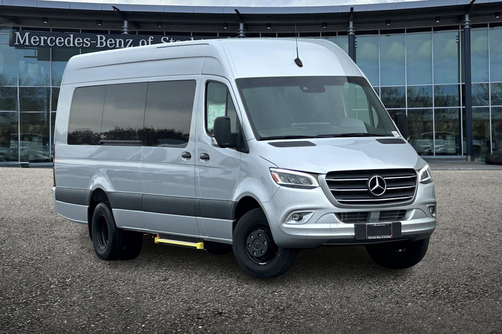 New 2024 Mercedes-Benz Sprinter 3500 image 2
