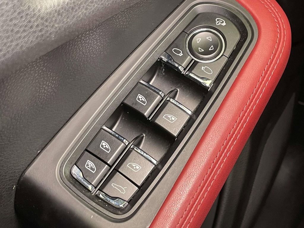 Certified 2023 Porsche Macan AWD/4WD image 38