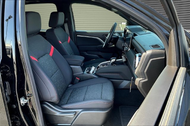 New 2026 Chevrolet Colorado Z71 w/ Technology Package AWD/4WD image 11