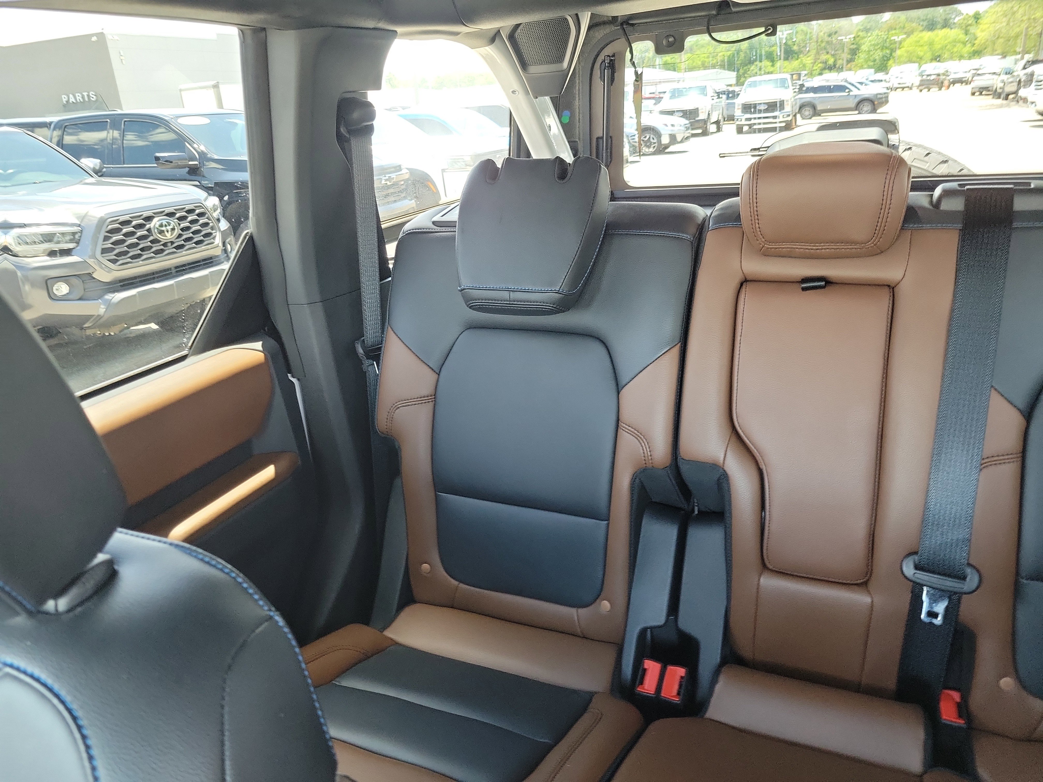 Used 2023 Ford Bronco Outer Banks AWD/4WD image 10