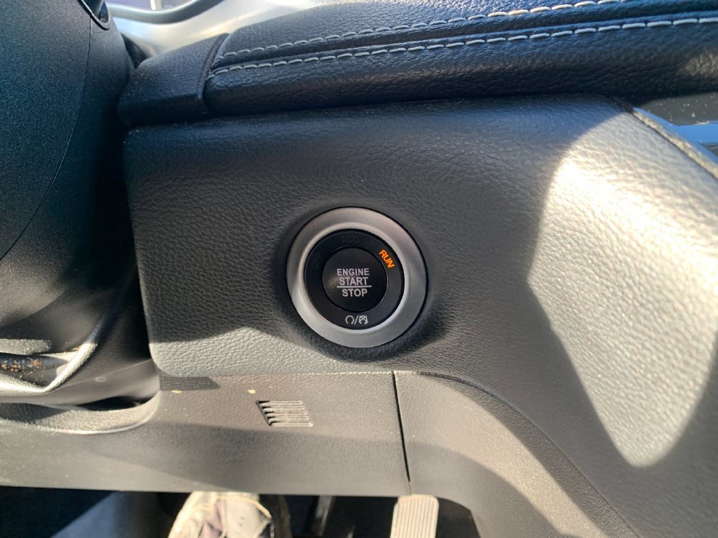 Used 2021 Chrysler Pacifica Touring-L w/ Uconnect Theater Family Group FWD image 25