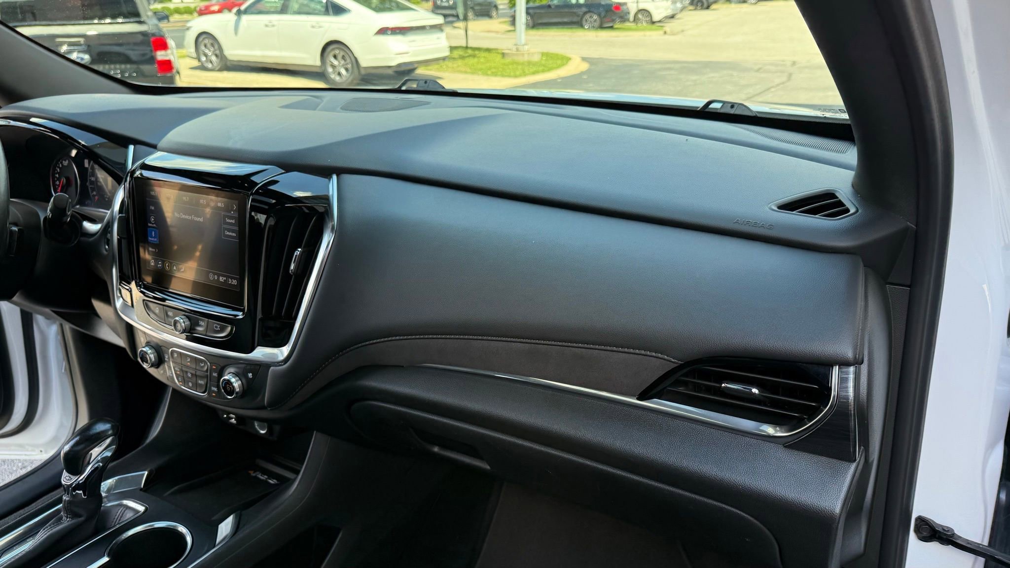 Used 2022 Chevrolet Traverse High Country image 13