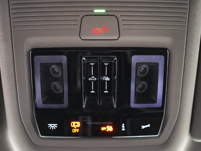 Used 2025 Volkswagen Atlas Peak Edition SE AWD/4WD image 41