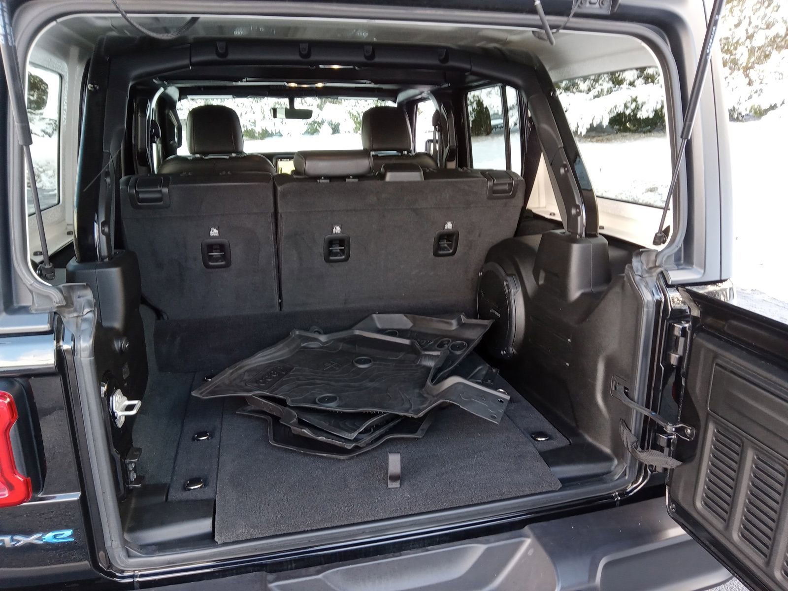 Used 2022 Jeep Wrangler Unlimited Rubicon 4xe w/ Dual Top Group image 24