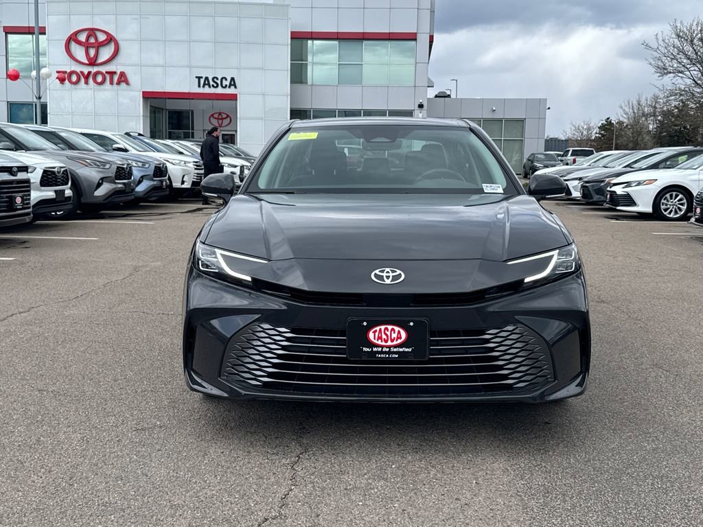 Used 2025 Toyota Camry XLE video 2