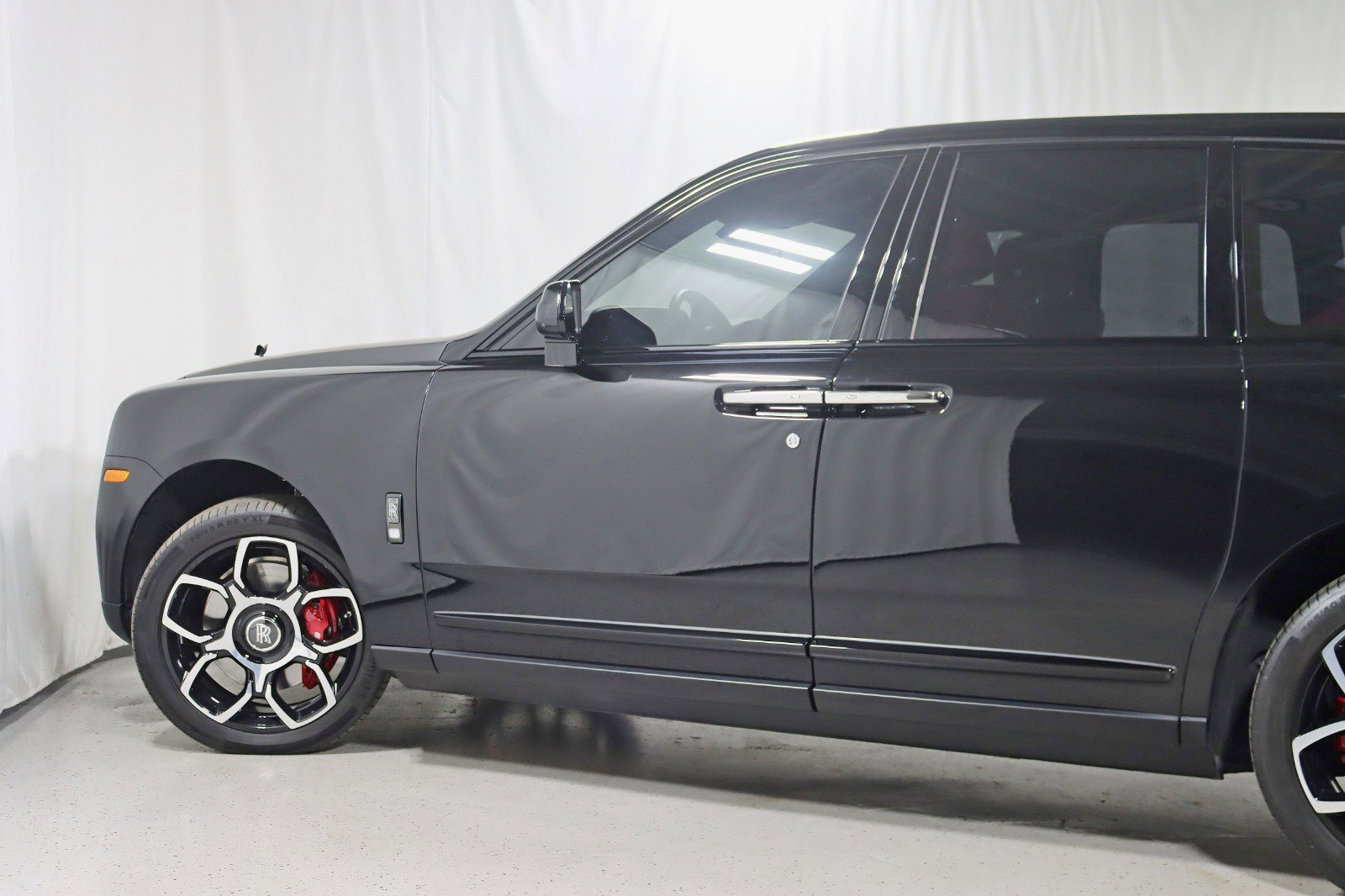 Used 2023 Rolls-Royce Cullinan Black Badge w/ Driver's Package image 13