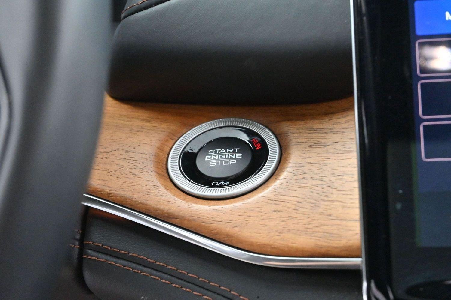Used 2022 Jeep Grand Cherokee Summit AWD/4WD image 24