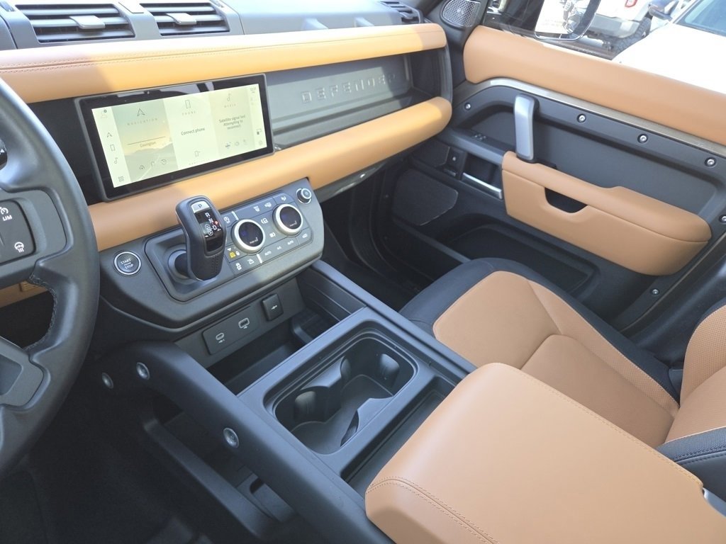 Used 2024 Land Rover Defender 110 X-Dynamic SE image 46