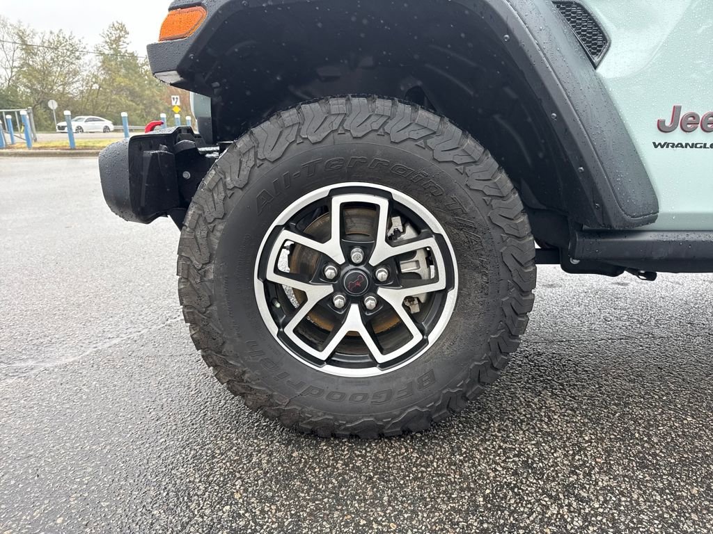 Used 2024 Jeep Wrangler Unlimited Rubicon w/ Technology Group image 29