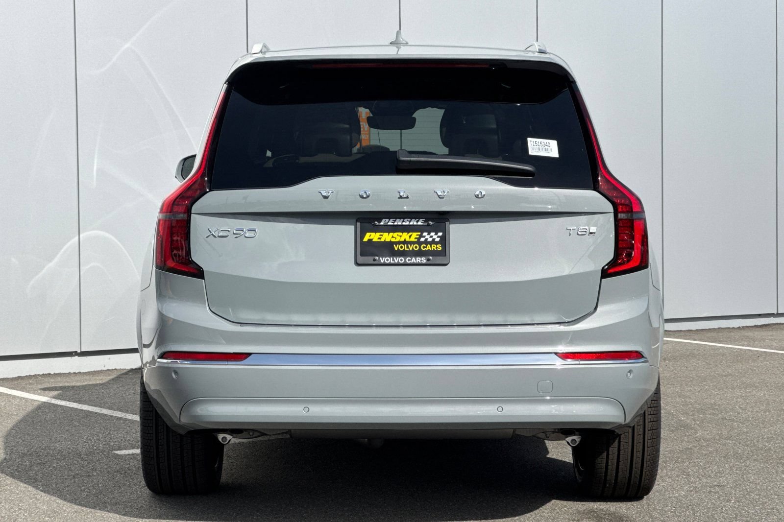 New 2026 Volvo XC90 T8 Plus w/ Protection Package AWD/4WD image 4