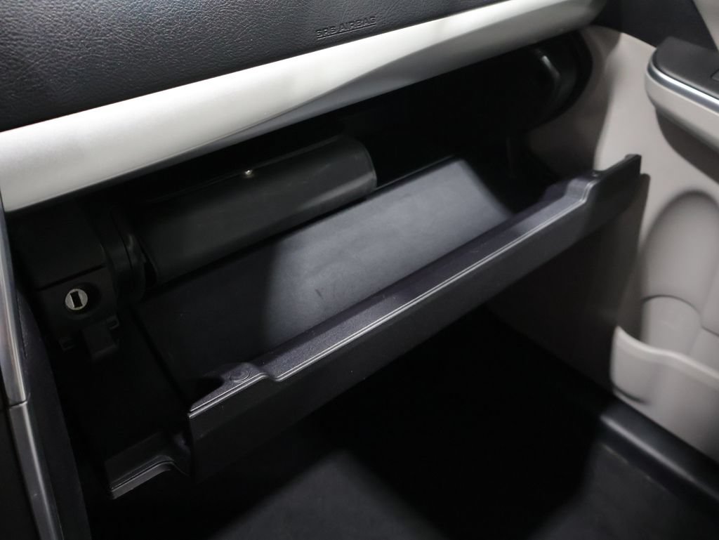 Used 2015 Toyota Camry SE FWD image 30