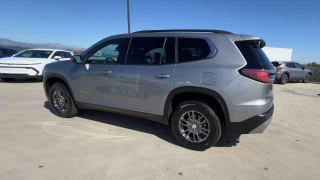 Used 2025 GMC Acadia Elevation image 6