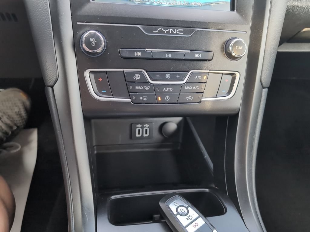 Used 2019 Ford Fusion SE w/ Equipment Group 151A FWD image 20
