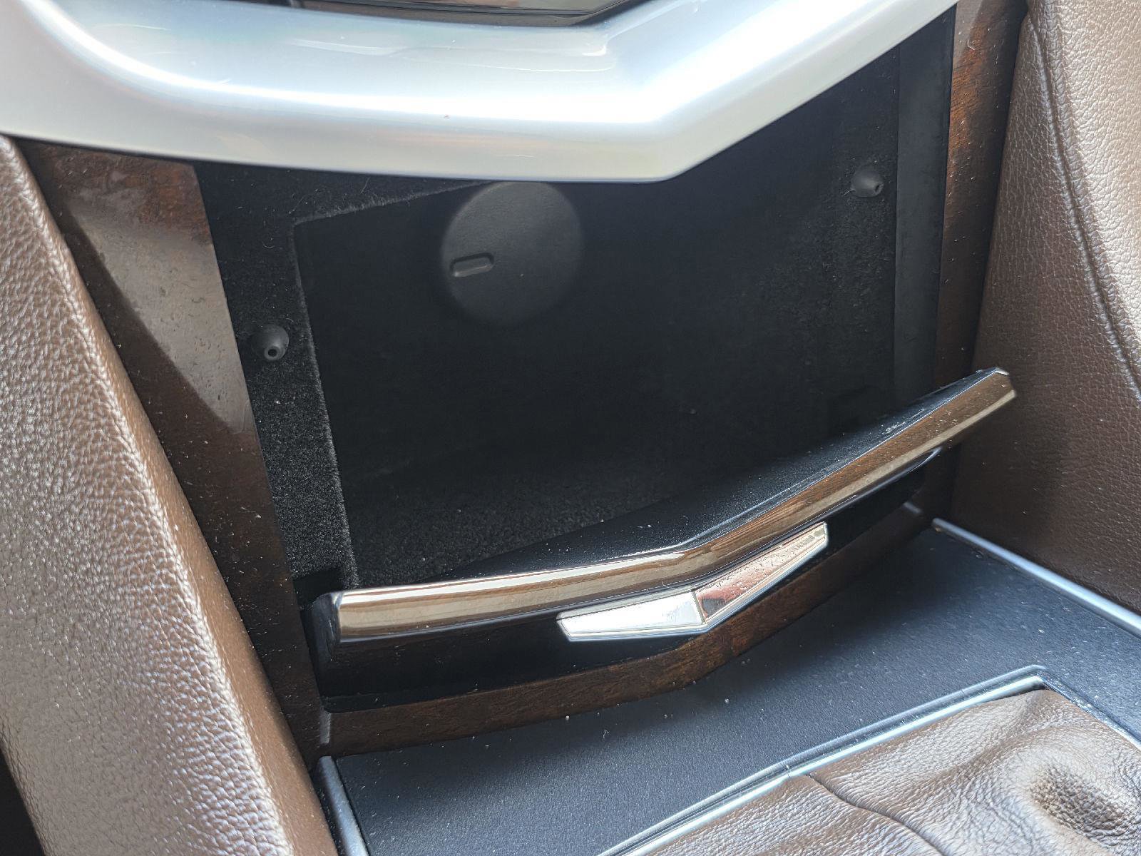 Used 2015 Cadillac SRX Luxury w/ Trailering Package image 21