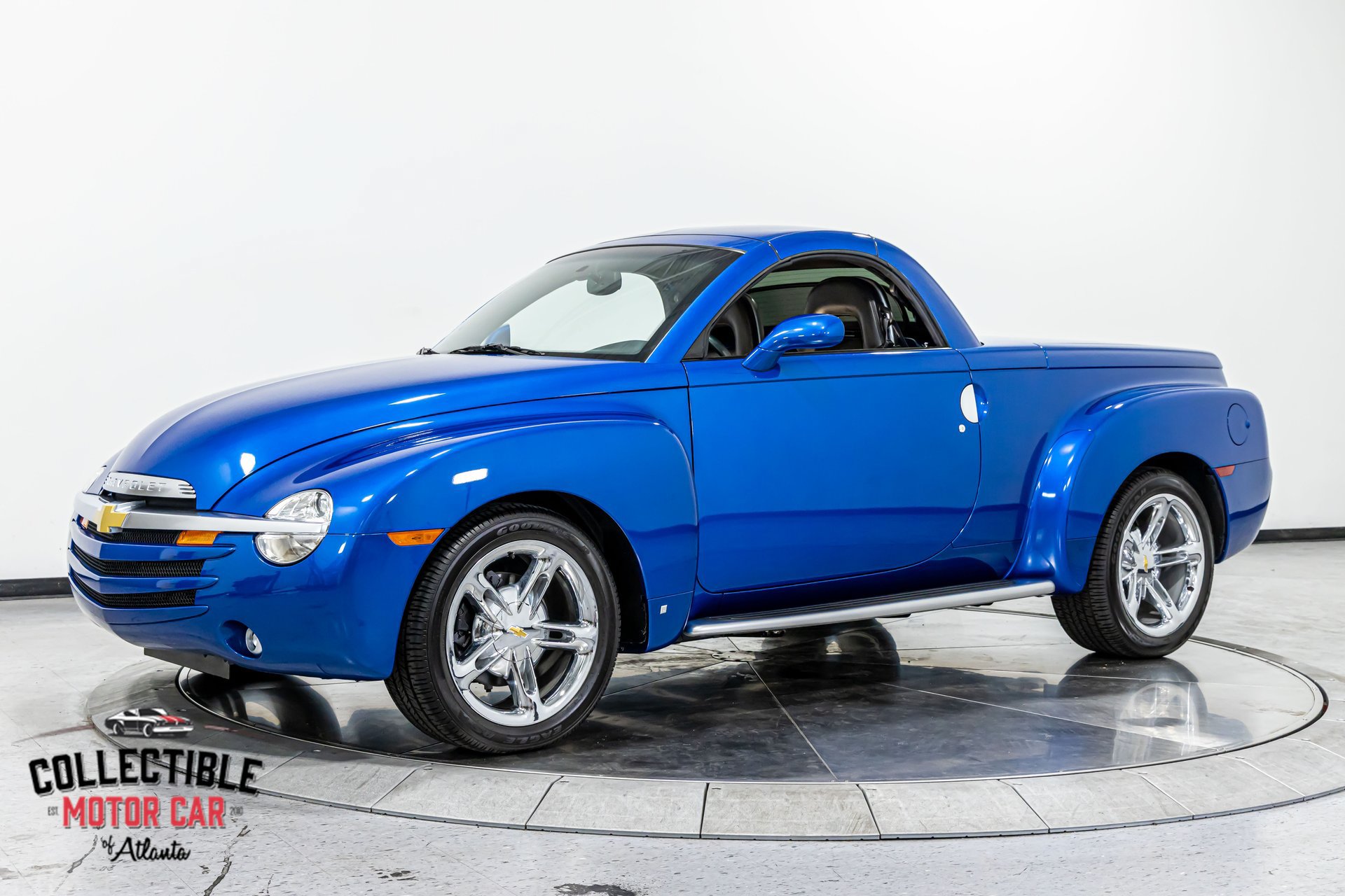 Used 2006 Chevrolet SSR w/ Preferred Equipment Group RWD image 10