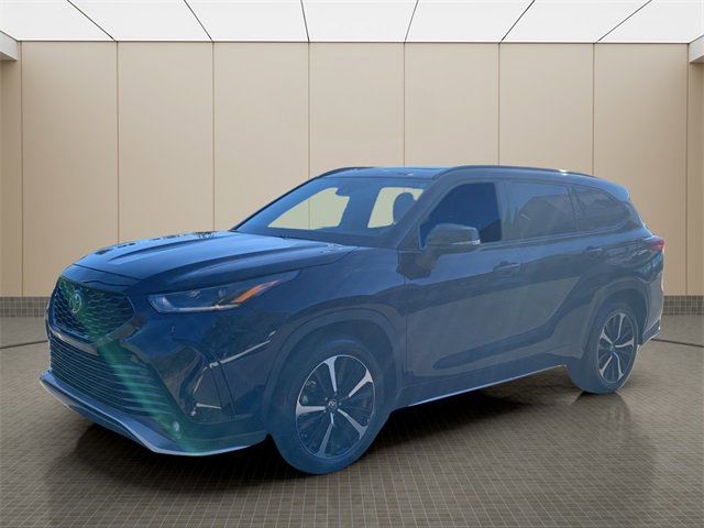 Used 2022 Toyota Highlander XSE