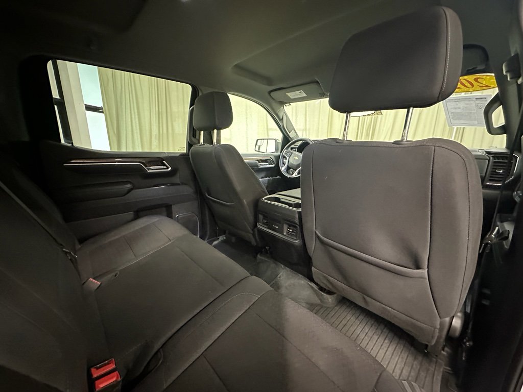 Used 2025 Chevrolet Silverado 1500 LT image 23