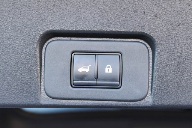 Used 2025 Nissan Rogue SV image 10