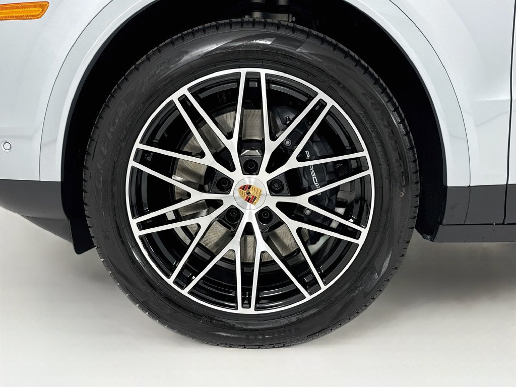 New 2026 Porsche Cayenne AWD/4WD image 32