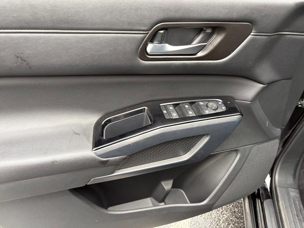 Certified 2024 Nissan Pathfinder SL image 23