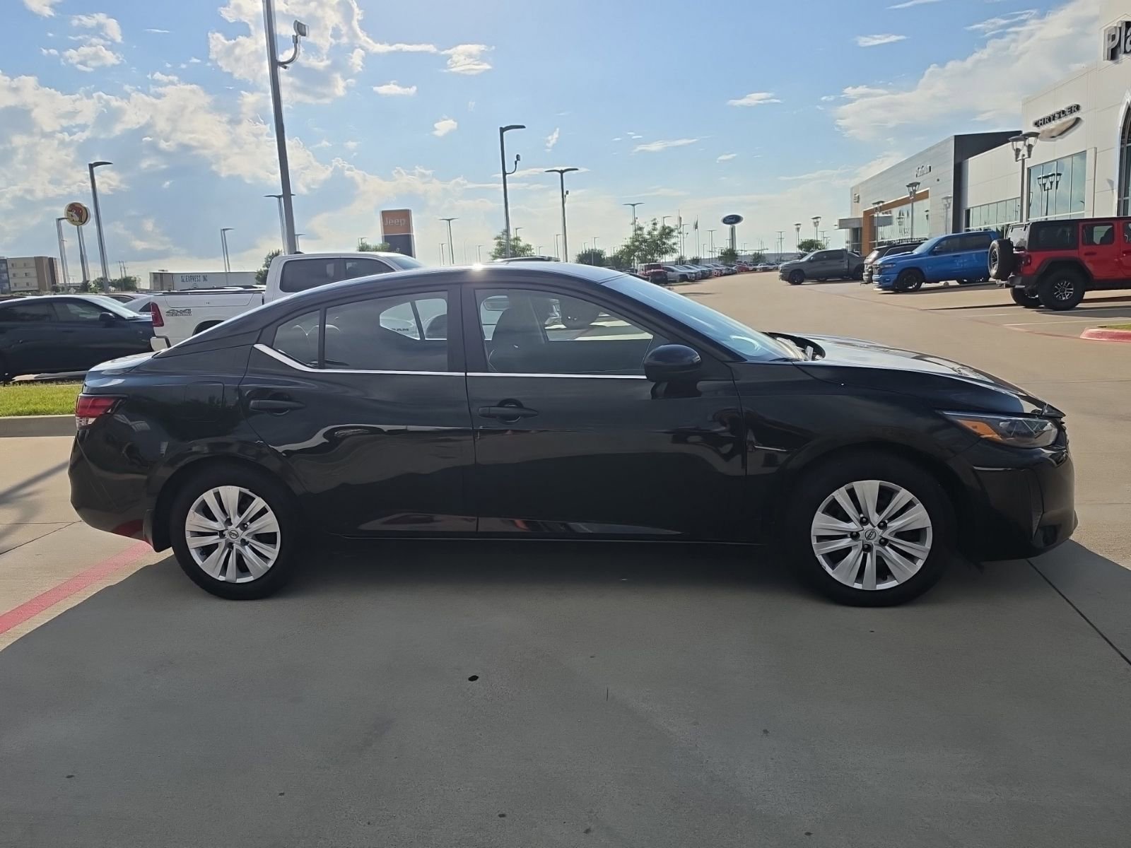 Used 2025 Nissan Sentra S FWD image 7