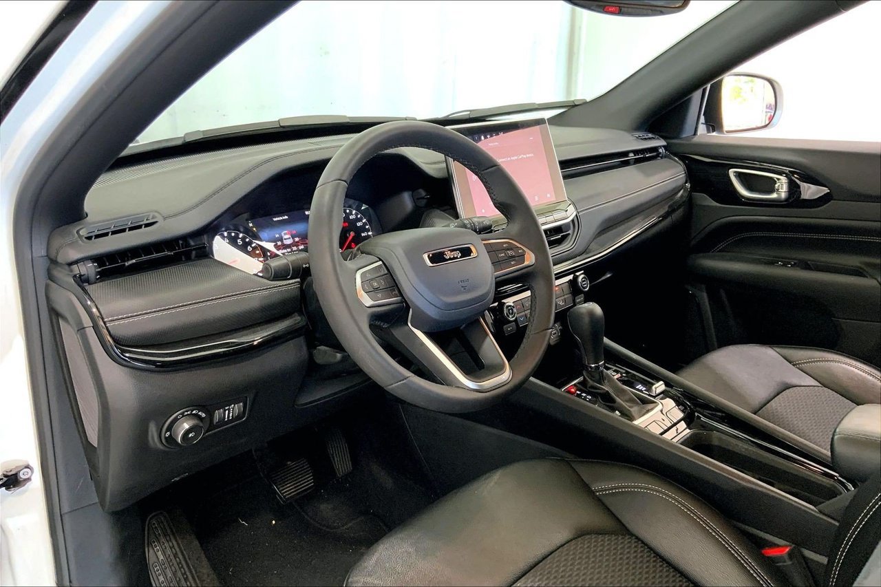 Used 2024 Jeep Compass Latitude w/ Altitude Special Edition AWD/4WD image 13