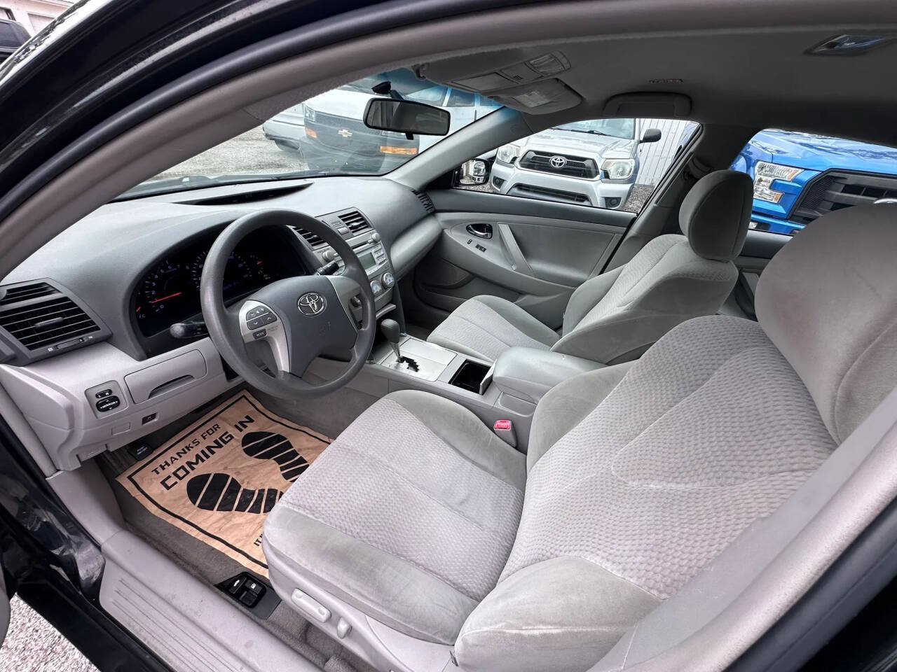 Used 2011 Toyota Camry LE FWD image 10