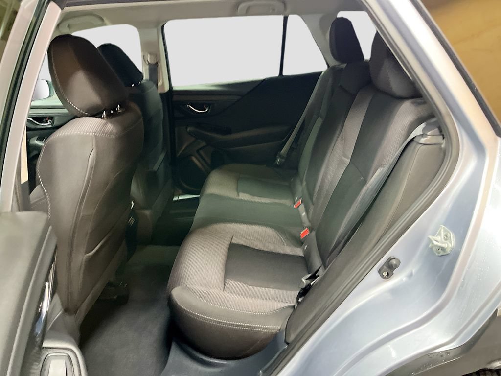 Used 2025 Subaru Outback Premium AWD/4WD image 23
