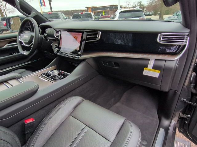 Used 2023 Jeep Grand Wagoneer L 4WD image 28