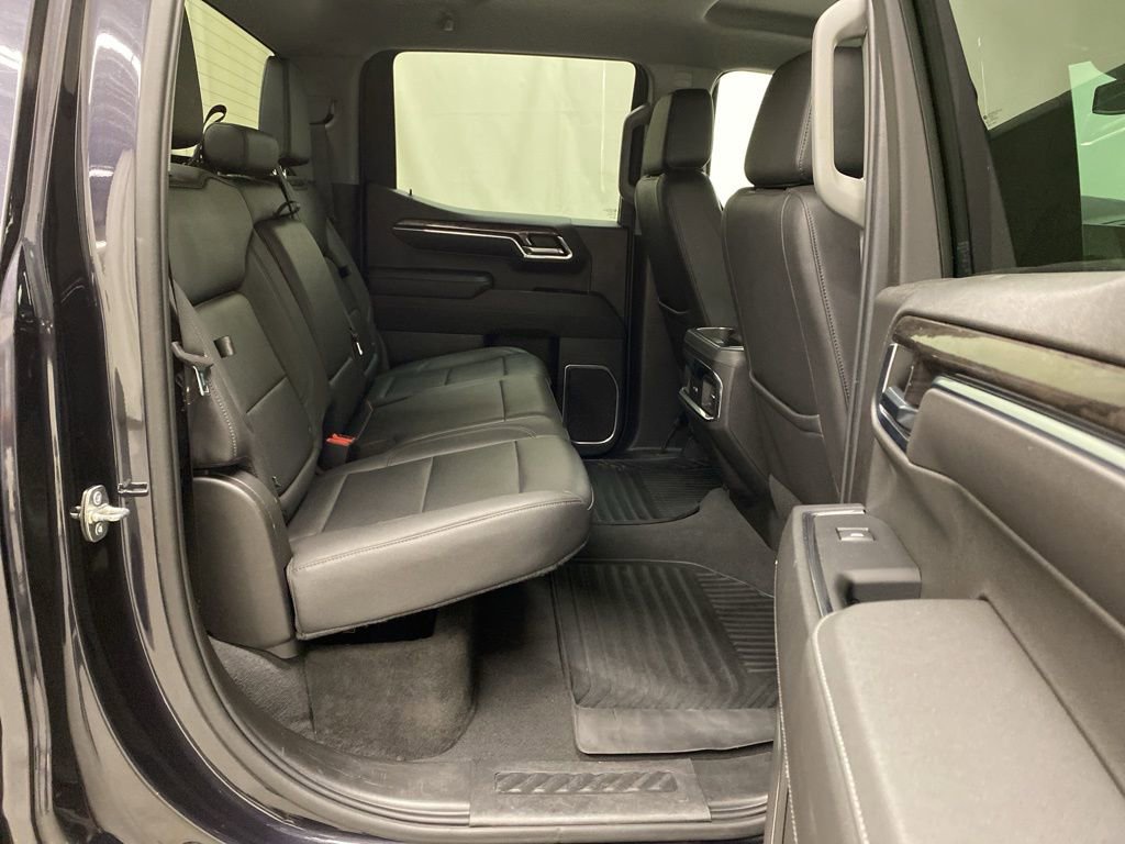 Used 2023 Chevrolet Silverado 1500 LTZ AWD/4WD image 17