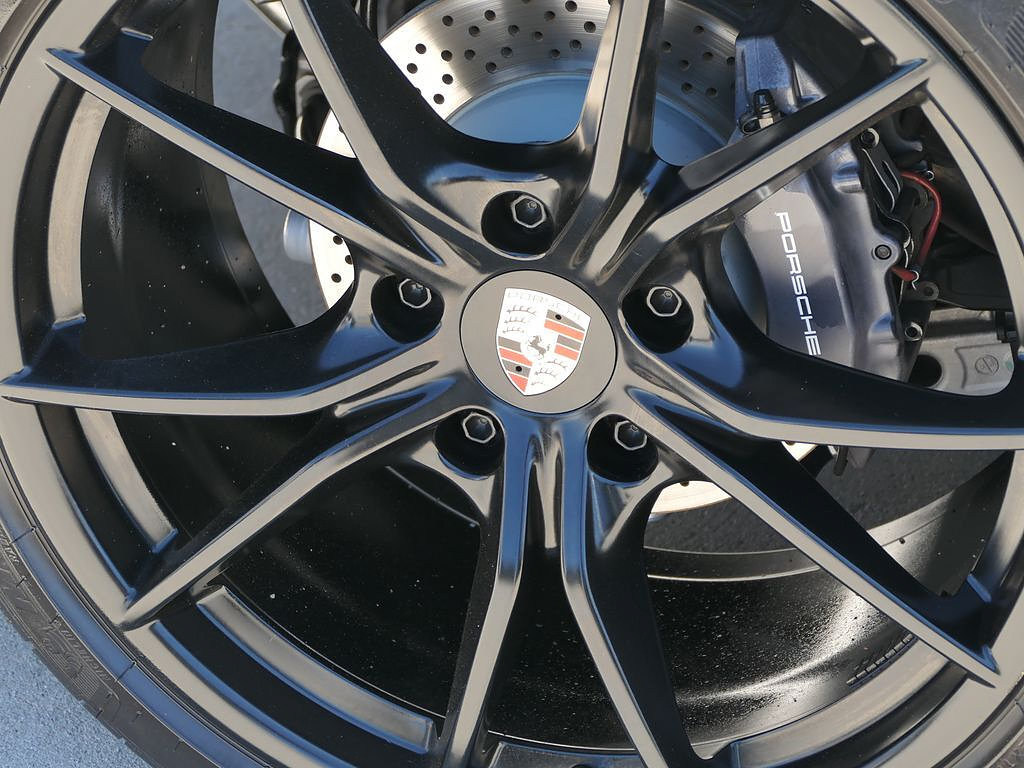 Used 2024 Porsche 718 Boxster RWD image 9