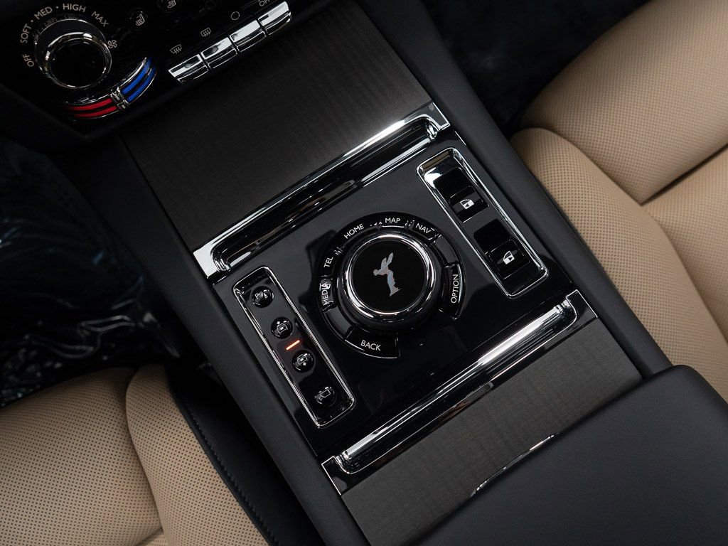 Used 2025 Rolls-Royce Ghost image 39