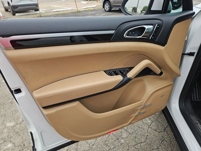 Used 2014 Porsche Cayenne Platinum Edition AWD/4WD image 13