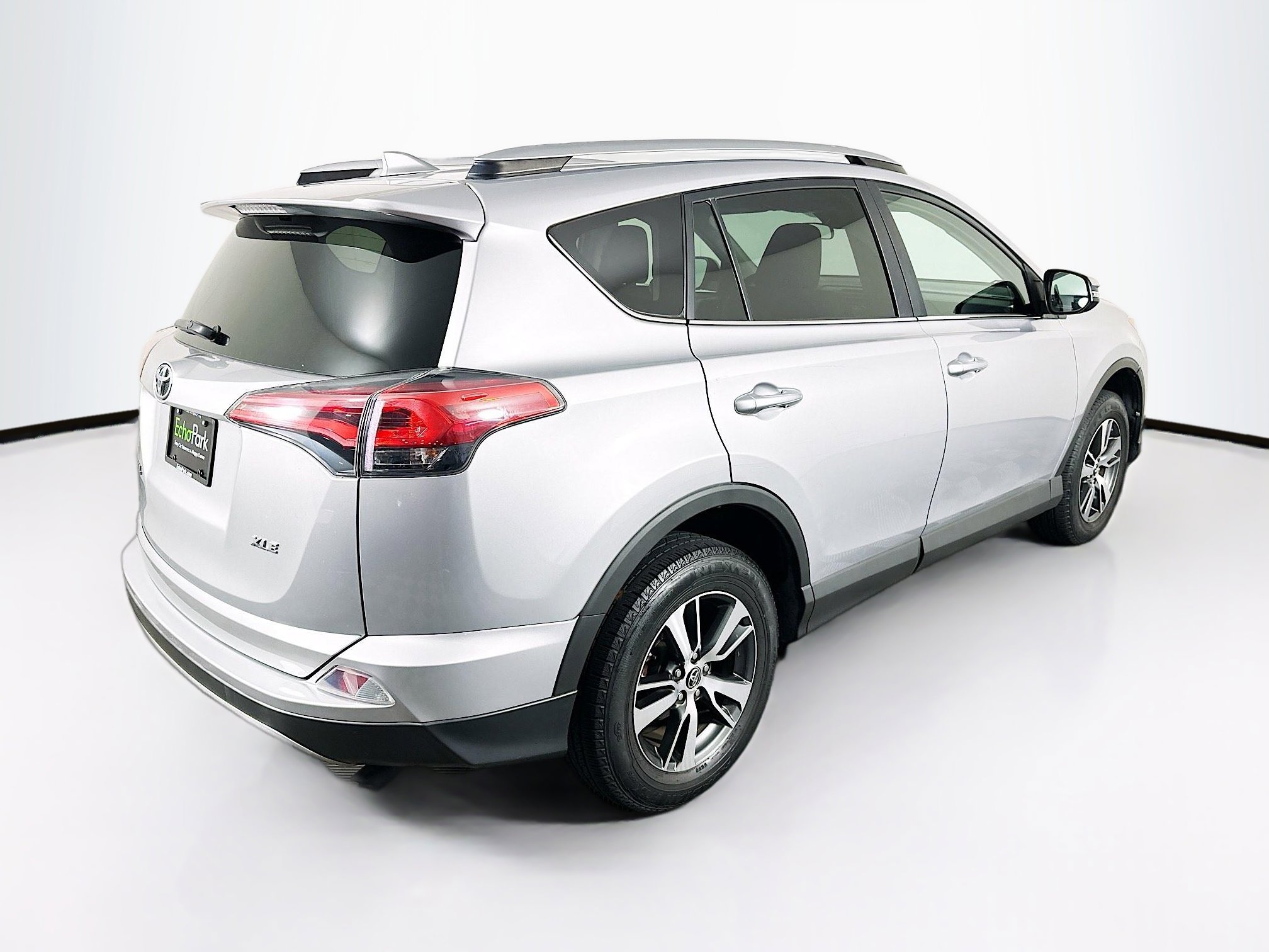 Used 2018 Toyota RAV4 XLE image 9