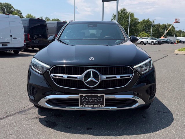 Used 2024 Mercedes-Benz GLC 300 4MATIC image 2