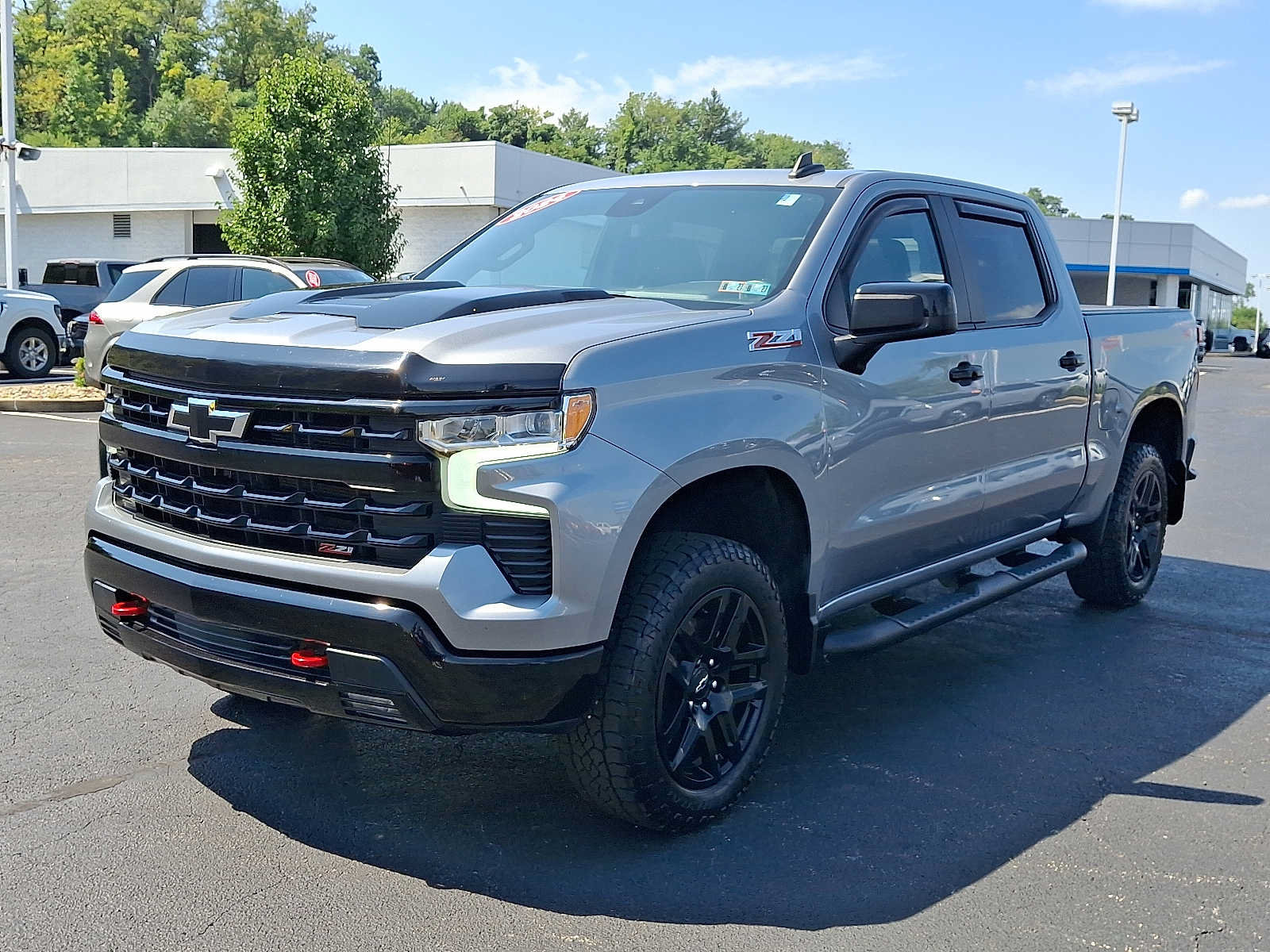 Used 2024 Chevrolet Silverado 1500 LT Trail Boss w/ Convenience Package II AWD/4WD image 3
