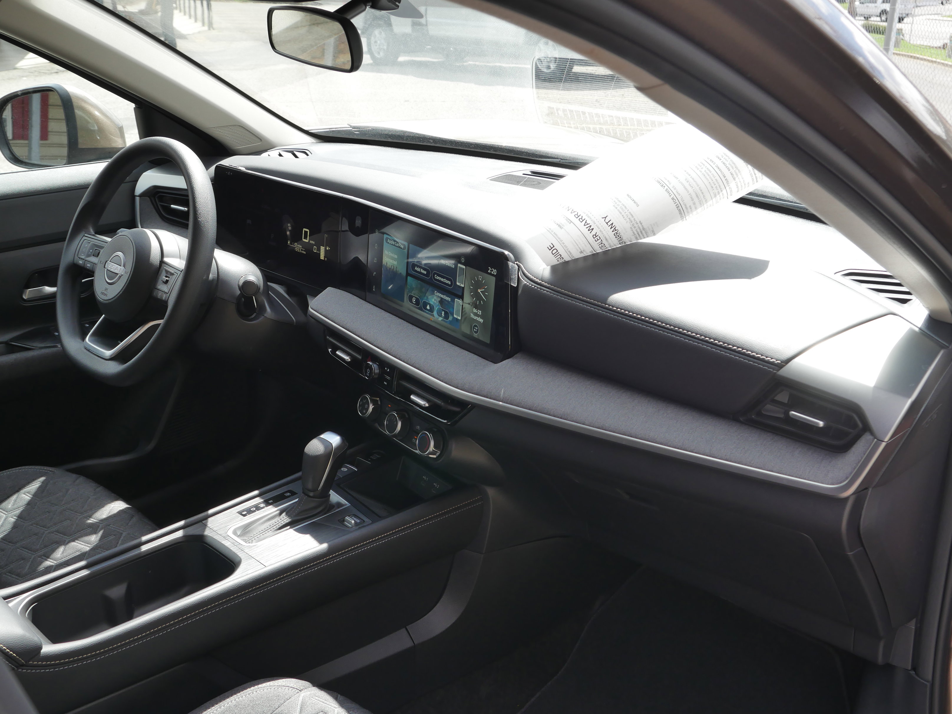 Used 2025 Nissan Kicks SV AWD/4WD image 20