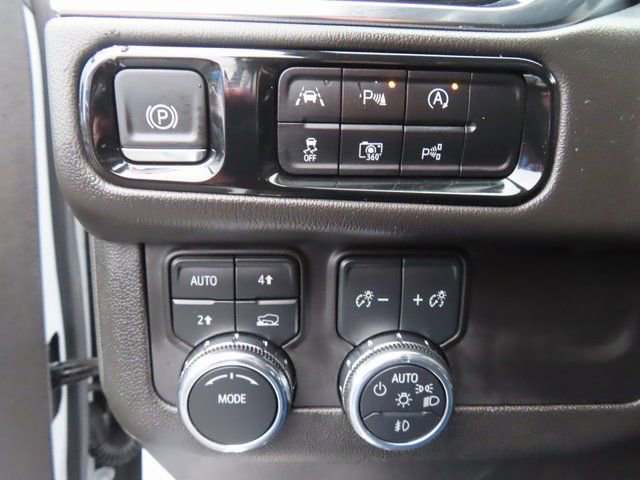 Certified 2025 GMC Yukon XL Denali image 29