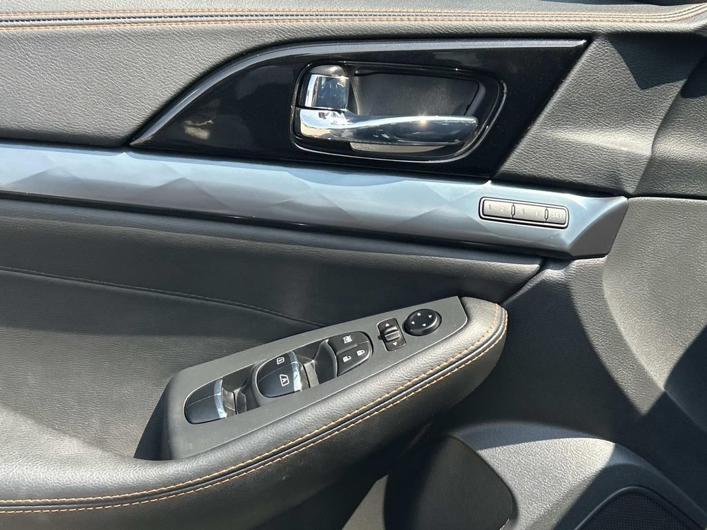 Certified 2022 Nissan Maxima SR w/ Sport Mat Group FWD image 14