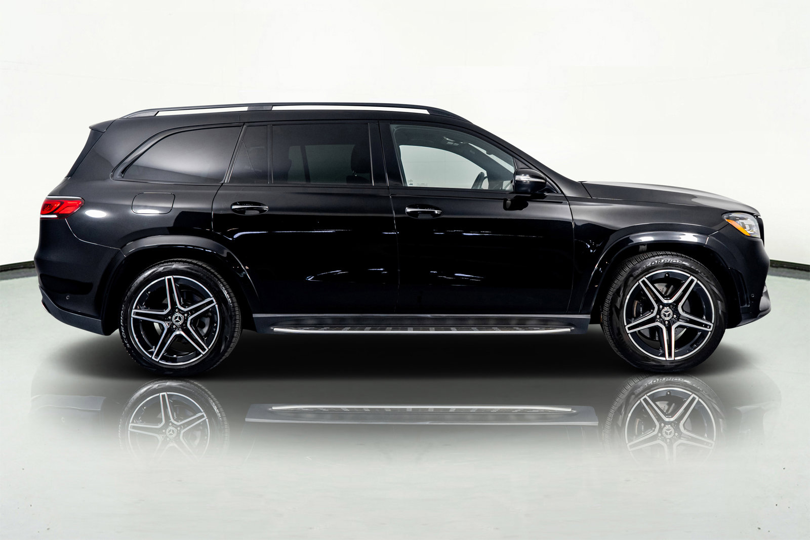 Used 2023 Mercedes-Benz GLS 580 4MATIC image 6