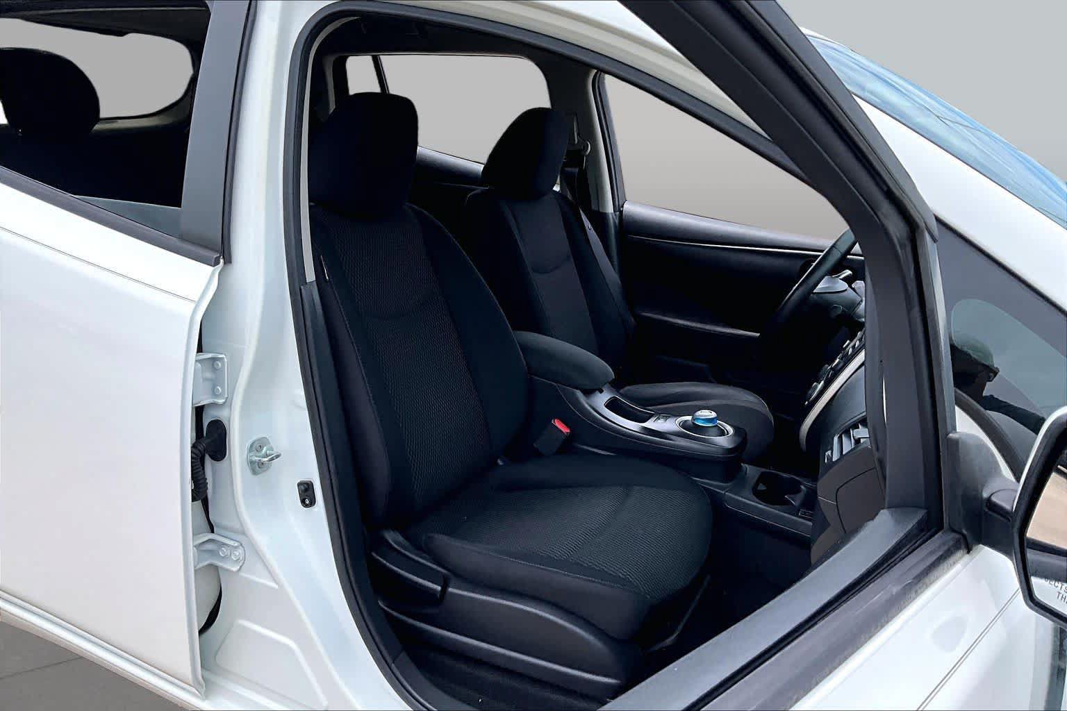 Used 2015 Nissan Leaf S w/ Charge Package FWD image 8