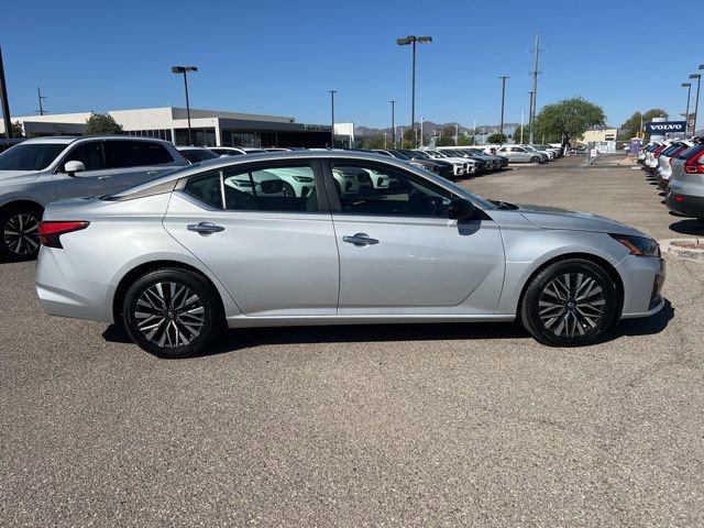 Used 2024 Nissan Altima 2.5 SV FWD image 2