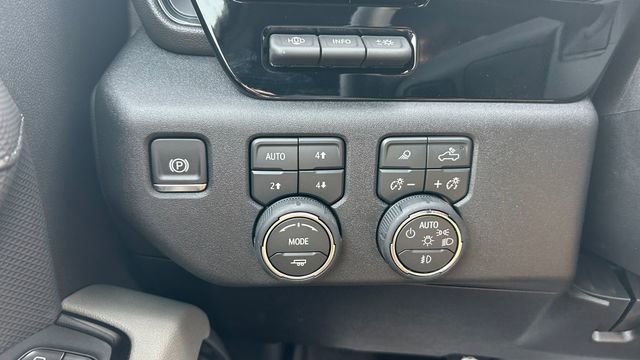 New 2026 Chevrolet Silverado 2500 ZR2 image 22